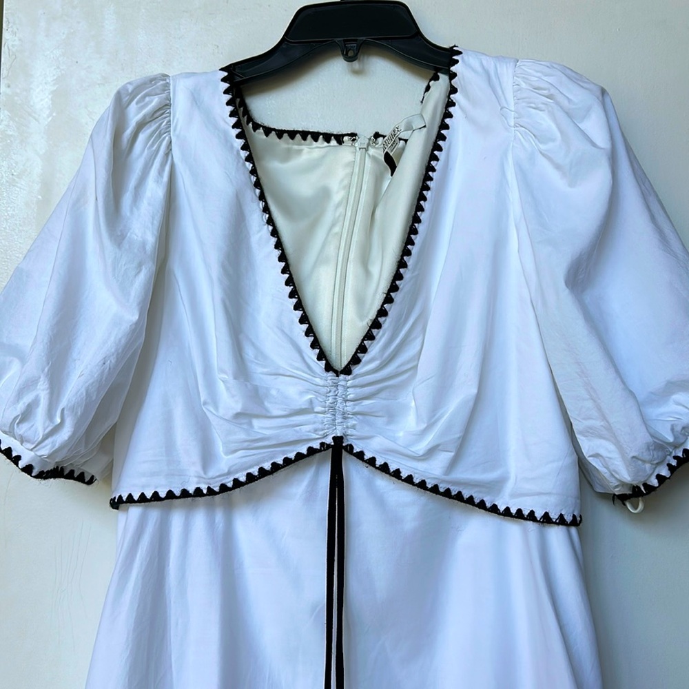 Badgley Mischka  summer white dress